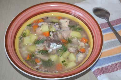 Суп из консервированных сардин с рисом